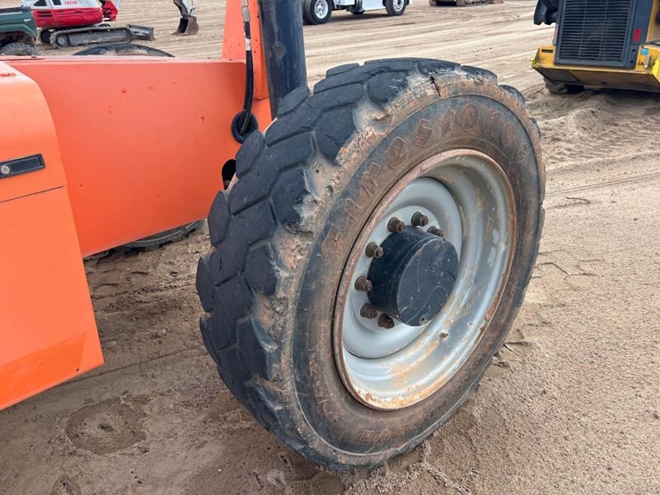2016-jlg-6036-telescopic-forklift-image-13