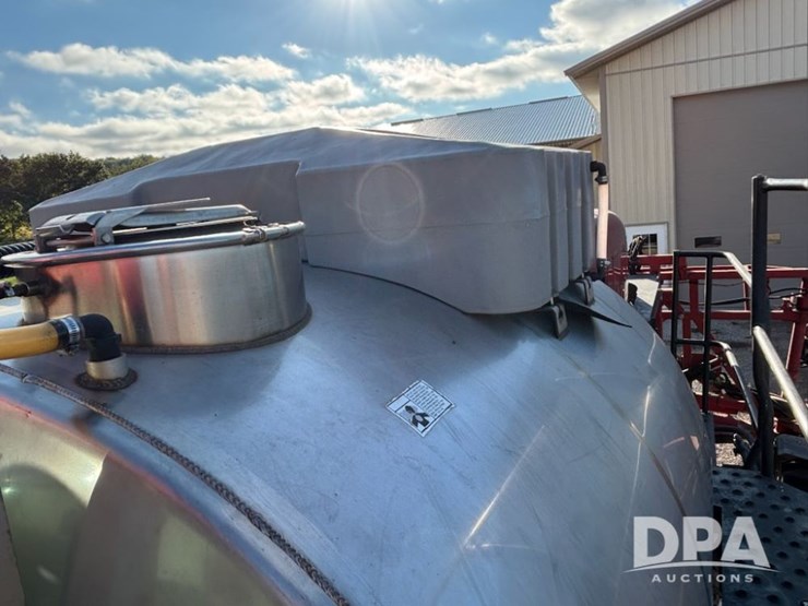 2011-case-ih-patriot-4420-image-13