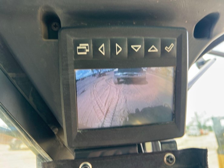 2021-deere-325g-image-32