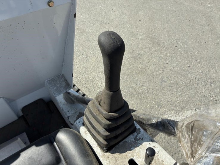 2025-bison-tek-bt360w-skid-steer-image-12