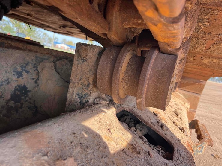2016-caterpillar-336fl-image-8