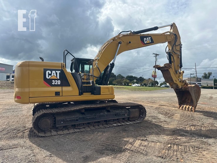 2019-caterpillar-320-image-5