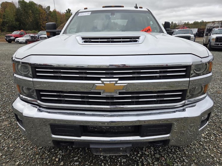 2018-chevrolet-2500-image-8