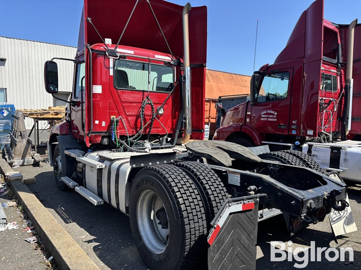 2015-mack-600-truck-tractor-image-8