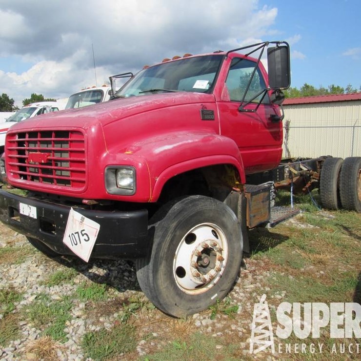 (x) (14-16) 2002 GMC C6500 S/A Cab & Chassis, VIN-