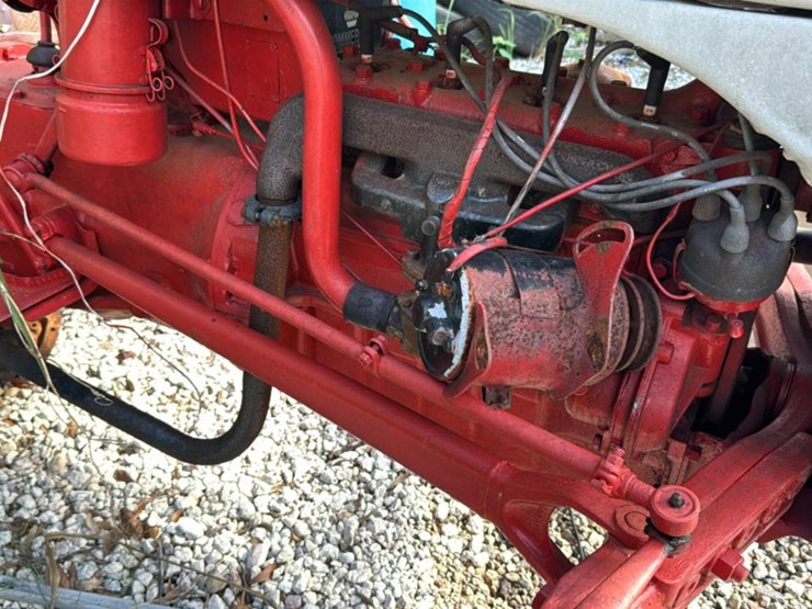 #110-•-1952-ford-8n-tractor-image-13