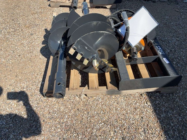 wolverine-12in-&18in-auger-attach-image-2