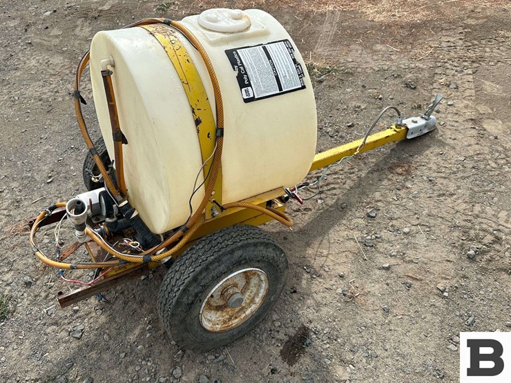 35-gallon-poly-tank-sprayer-image-4
