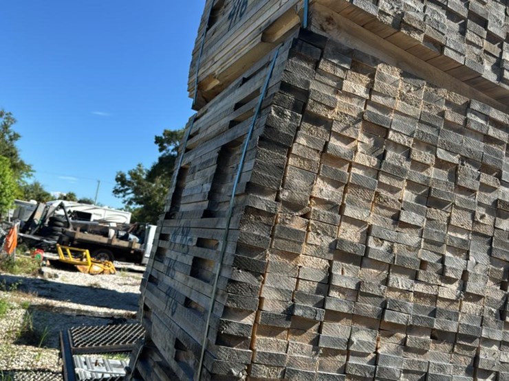 #115-•-cut-pallet-lumber-image-8