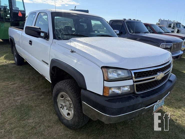 2006-chevrolet-2500hd-image-22