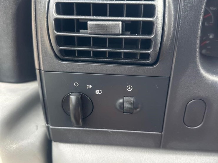 2005-ford-f450-xl-image-22