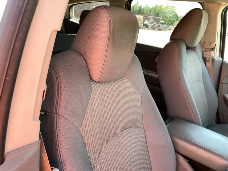 2012-chevrolet-traverse-ls-image-50