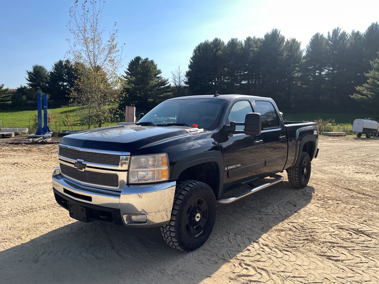 2008-chevrolet-silverado-image-1