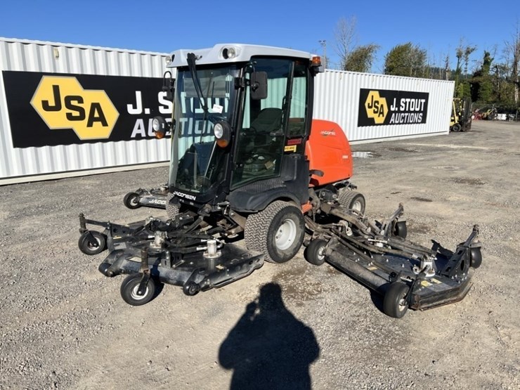 jacobsen-hr800-4wd-rotary-mower-image-1