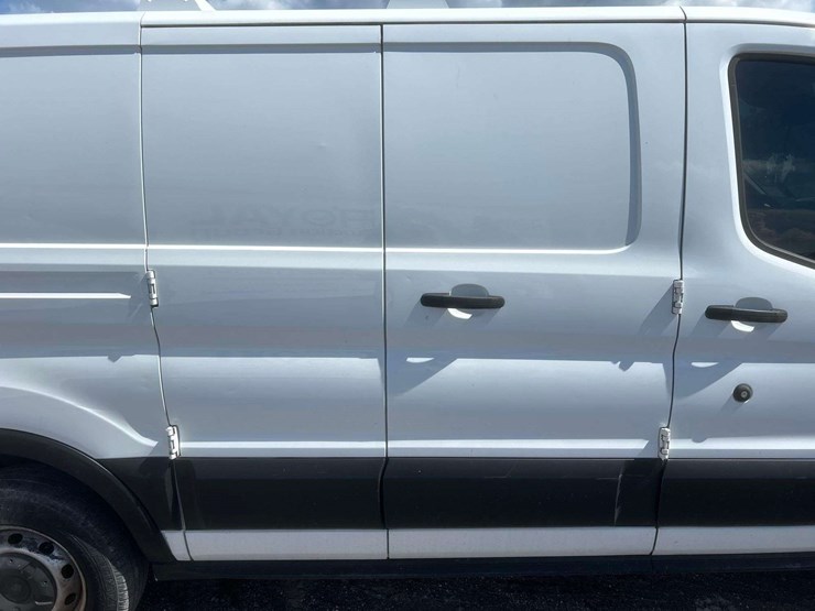 2015-ford-transit-image-27