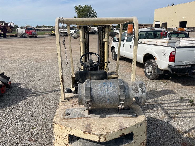 #8614-•-allis-chalmers-p50-forklift-(aps)-image-52