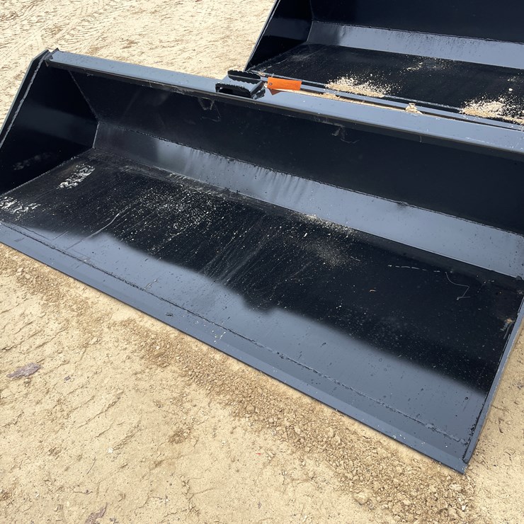 #2004 • New KC 90" Skid Steer Bucket