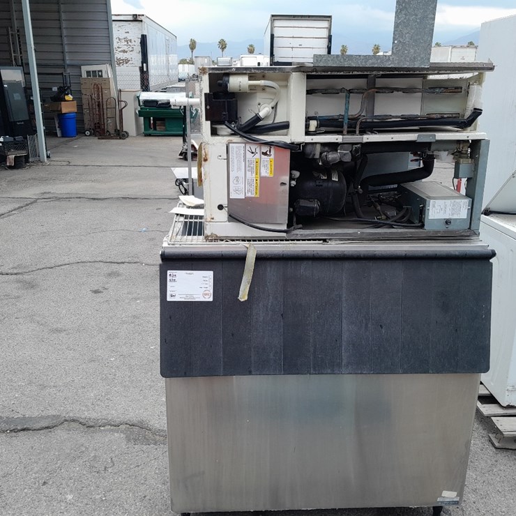 LOT#-619-HOSHIZAKI ICE MAKER