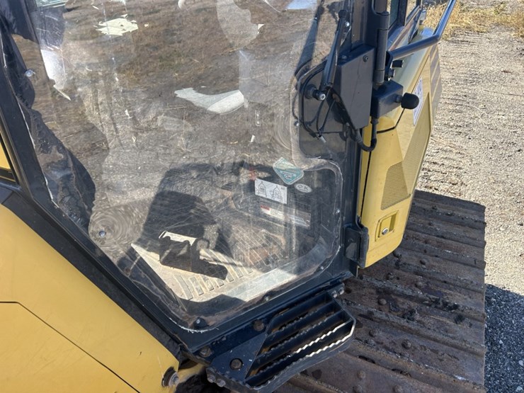 2014-komatsu-d39px-image-34