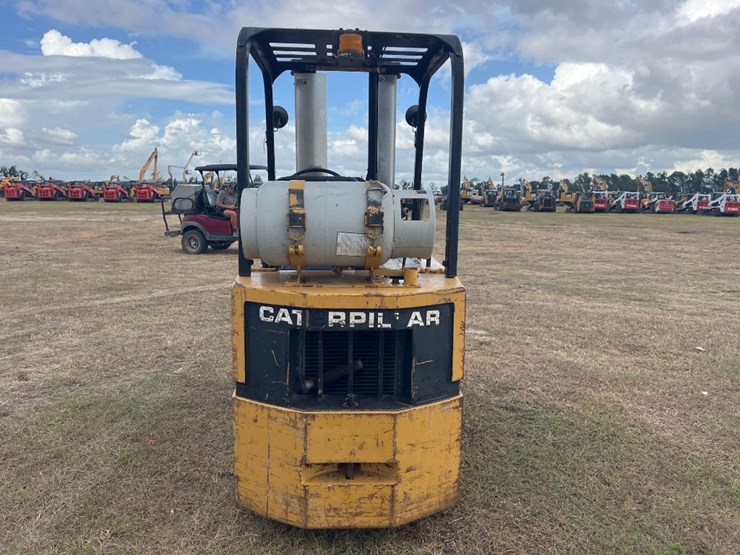 caterpillar-t30d-warehouse-forklift-image-4