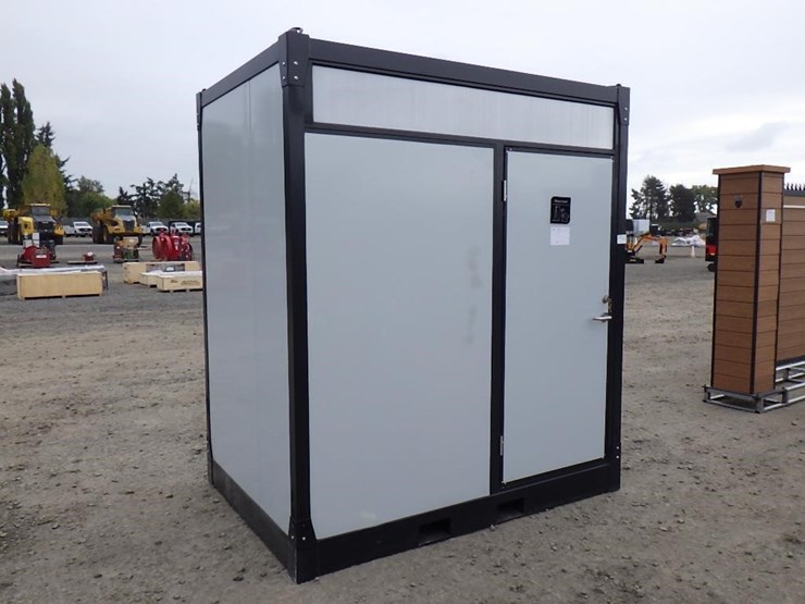 portable-toilet-w/-shower-image-4