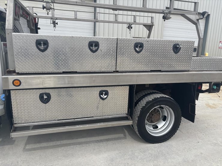 2016-custom-flatbed-image-11