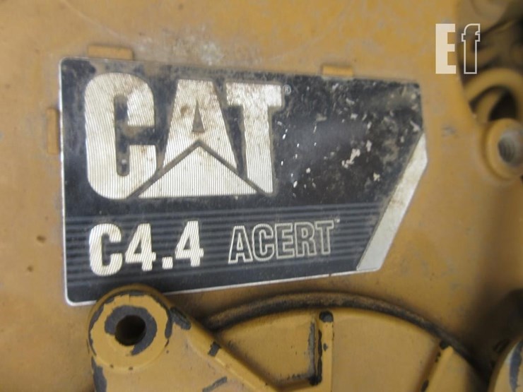 2018-caterpillar-320-image-7