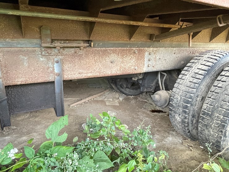 #4485-•-1981-international-cof-9670-grain-truck-(no-title)-image-27