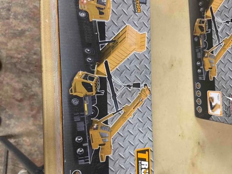 unused-toy-remote-controlled-crane-truck-image-3
