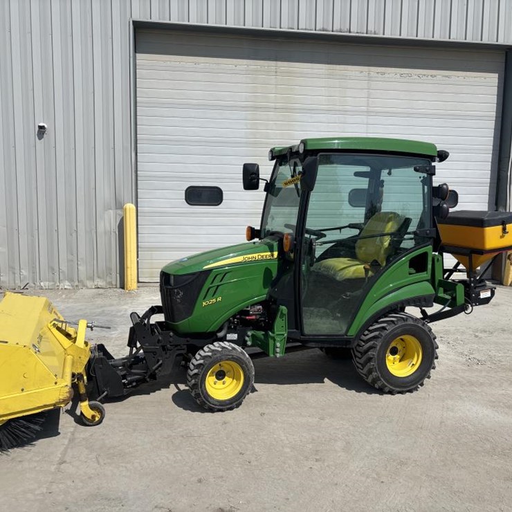 JOHN DEERE 1025