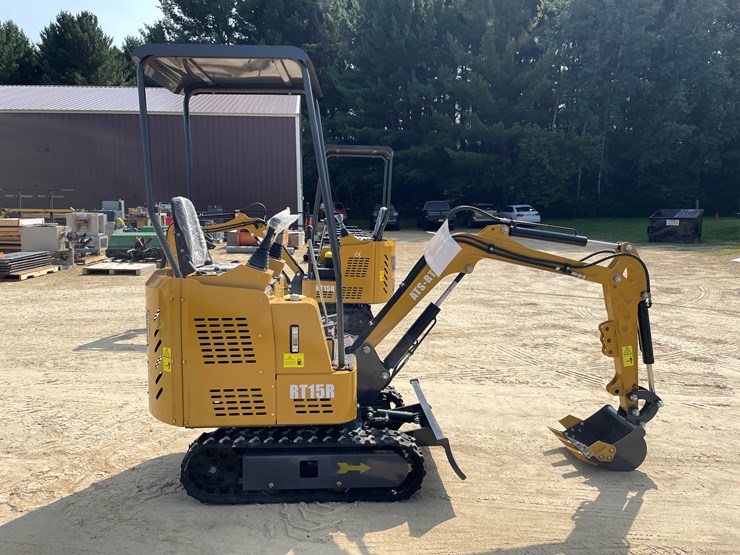 #210-•-new-rt15r-mini-excavator-image-6