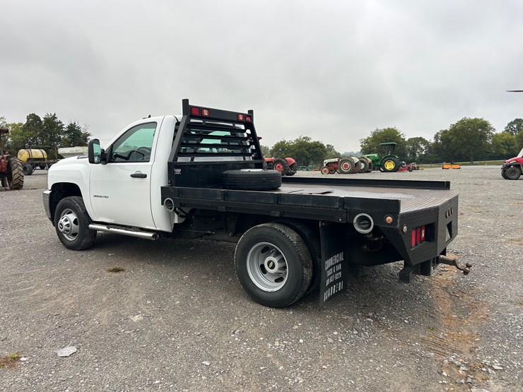 2013-chevrolet-3500-image-5