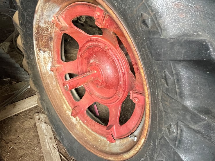 #4484-•-mccormick-super-h-tractor-image-19