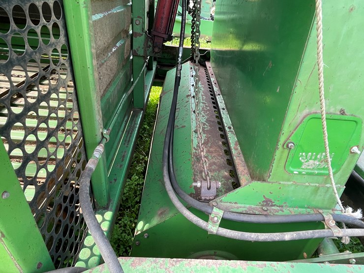 john-deere-200-image-18