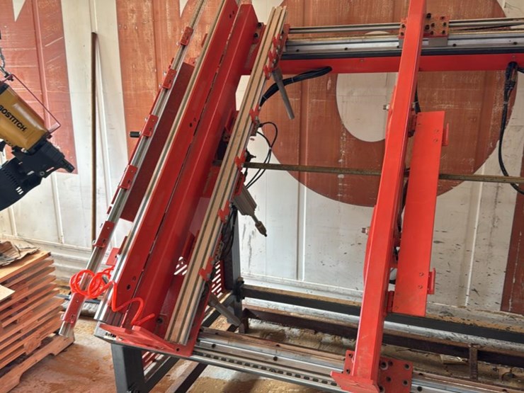 #105-•-2025-pallet-nailer-image-11