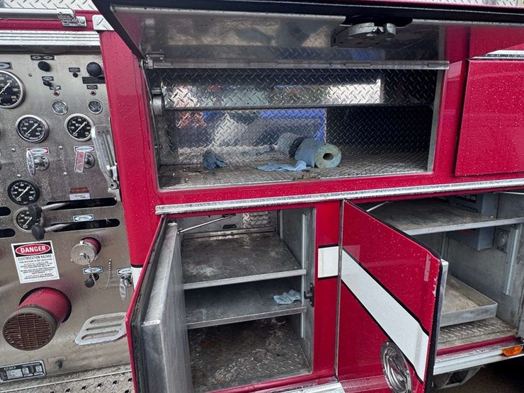 1984-e-one-ladder-truck-image-39