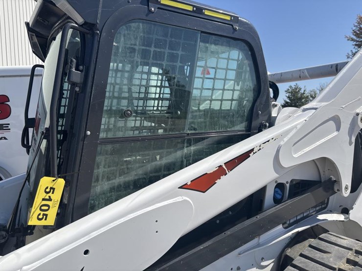 2022-bobcat-t870-image-18
