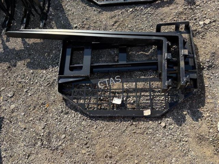 #121-•-skid-steer-fork-attachment-image-2