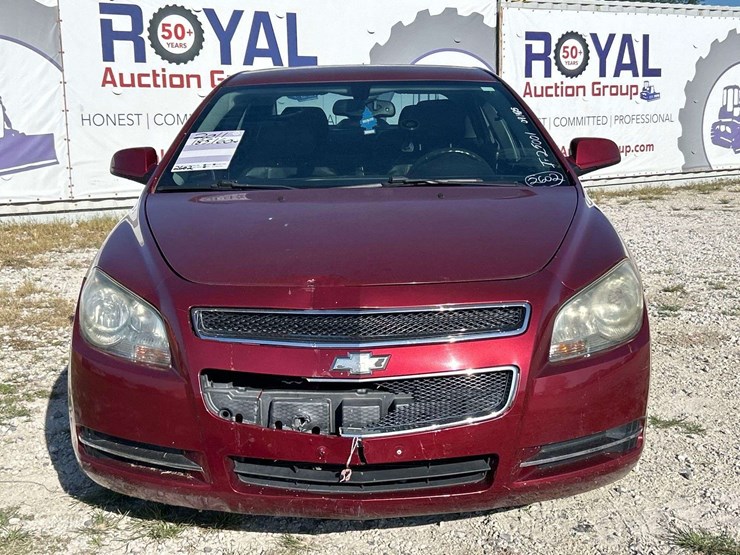 2011-chevrolet-malibu-2lt-sedan-image-25