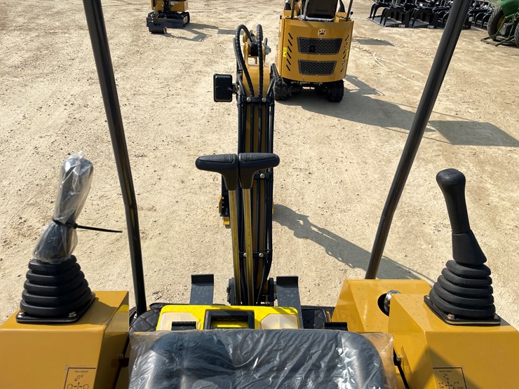 #213-•-new-rt15r-mini-excavator-image-22