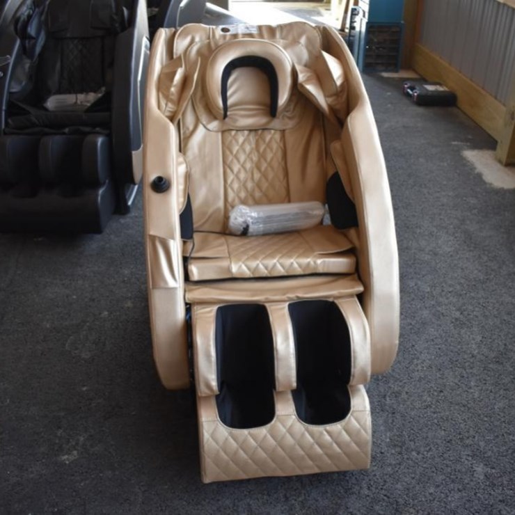 Future Massage Chair with Digital Remote, Serial Number 9303