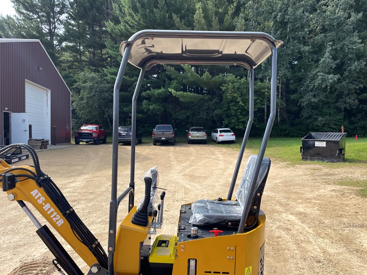 #203-•-new-rt12r-mini-excavator-image-12
