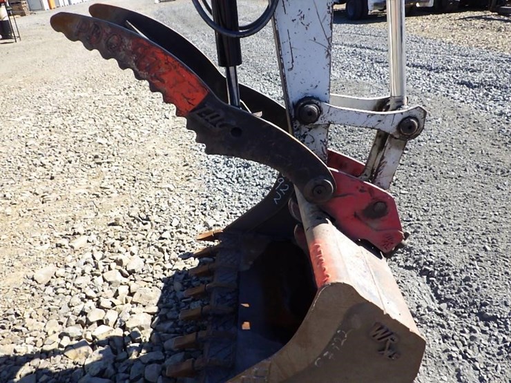 2017-takeuchi-tb290-image-22