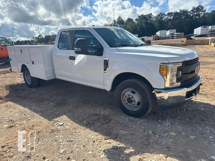 2017-ford-f350-xl-image-2