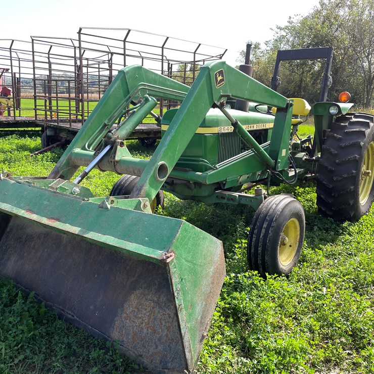 JOHN DEERE 2640