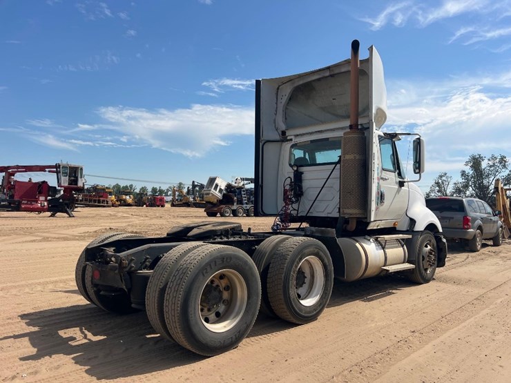 2011-international-prostar-+122-6x4-daycab-road-tr-image-4