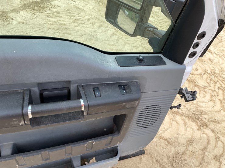 2011-ford-f250-image-16