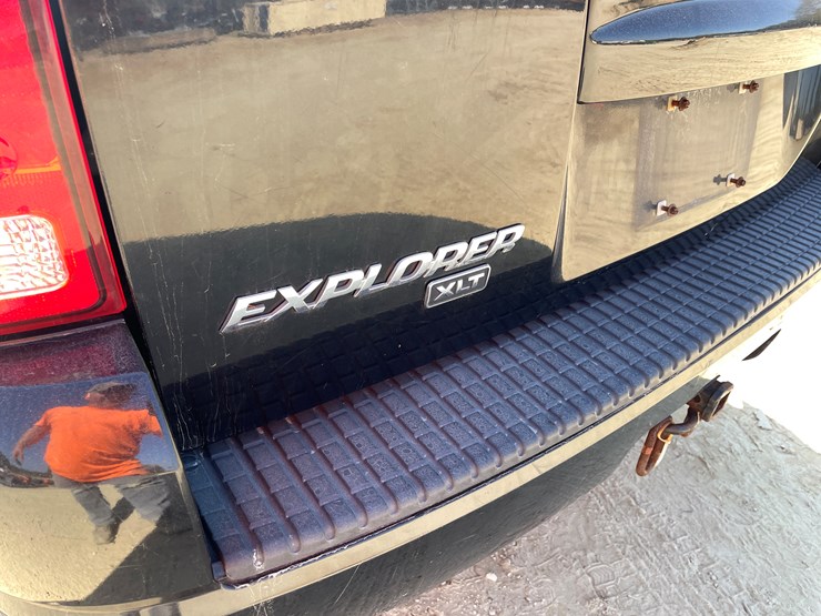 2004-ford-explorer-image-10