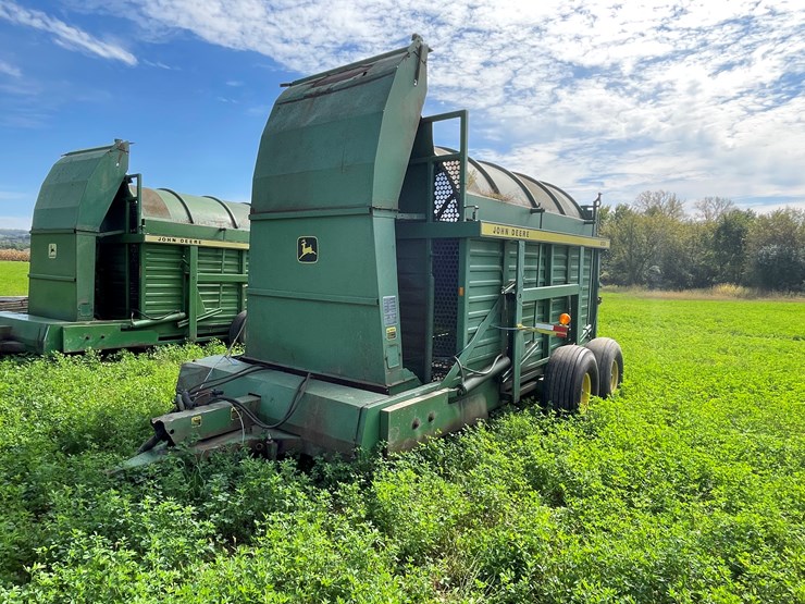 john-deere-200-image-1