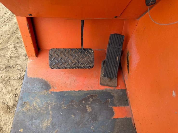 2013-jlg-8042-telescopic-forklift-image-14